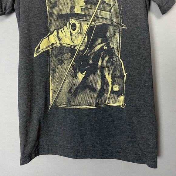 Plague Doctor T-Shirt Short Sleeves Gray Graphic Tee Beaked Healer Mask Top - Picture 5 of 8